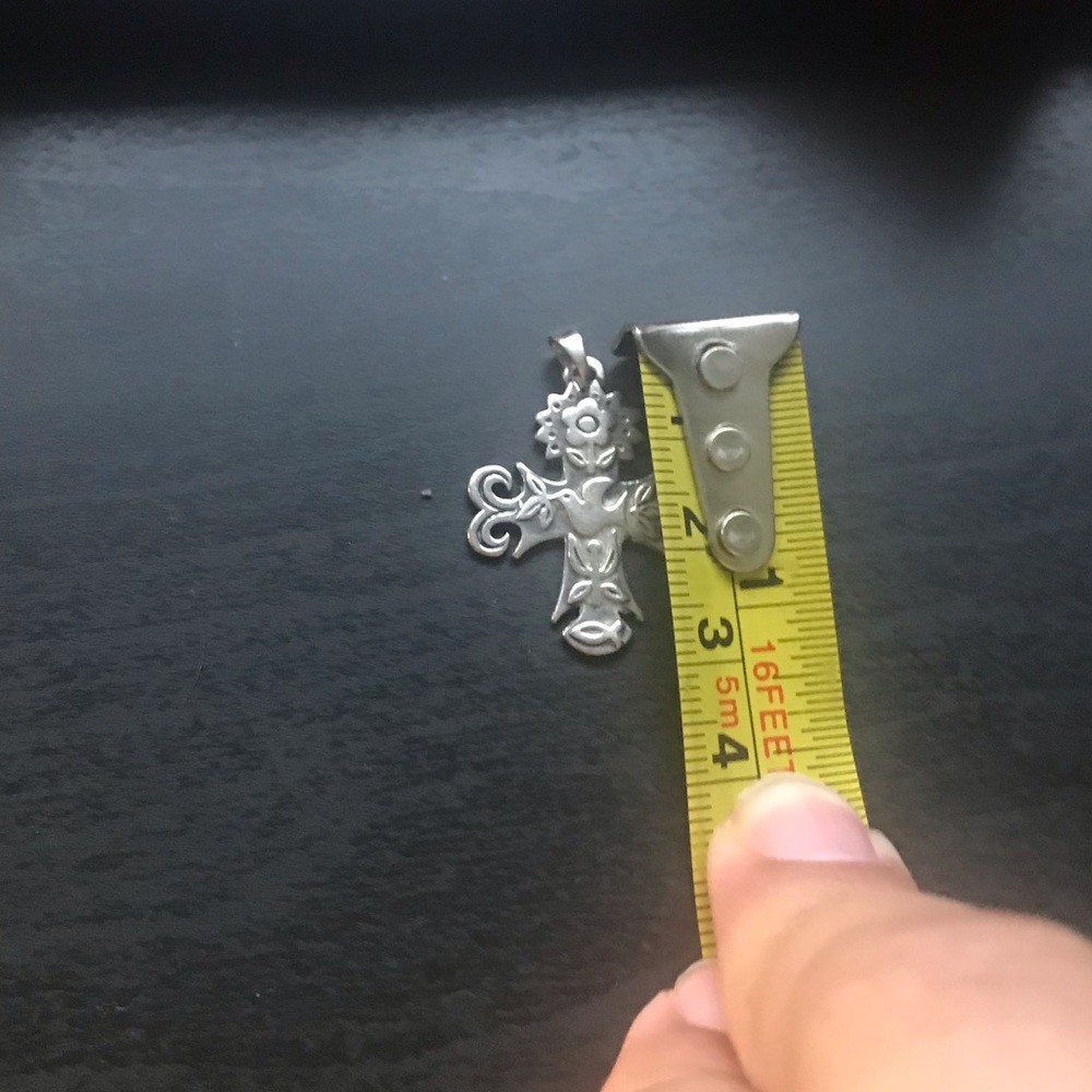 James Avery retired cross